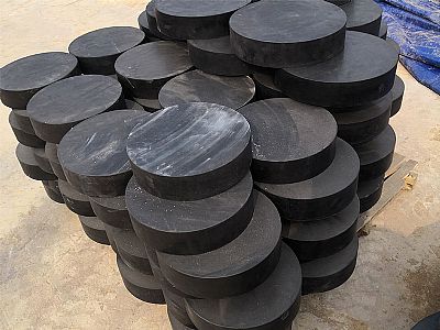 长海县板式橡胶支座由若干层橡胶片与薄钢板经加压硫化